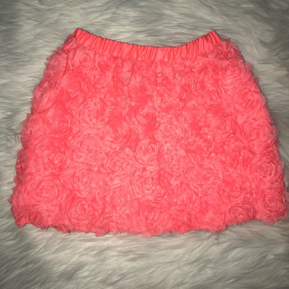 Girls Floral Textured Mini Skirt Size Small - Picture 2 of 4
